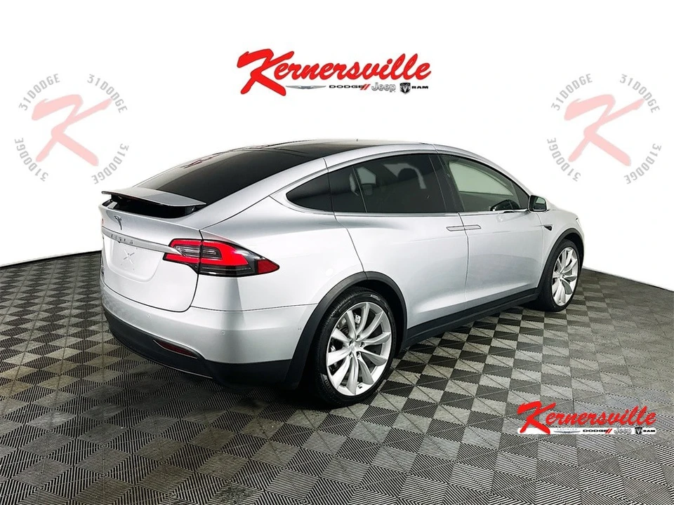 2017 Tesla Model X - Image 7 of 12