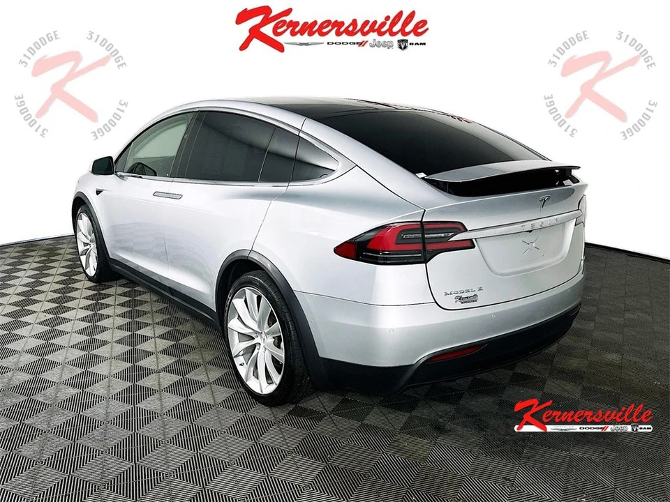 2017 Tesla Model X - Image 5 of 12