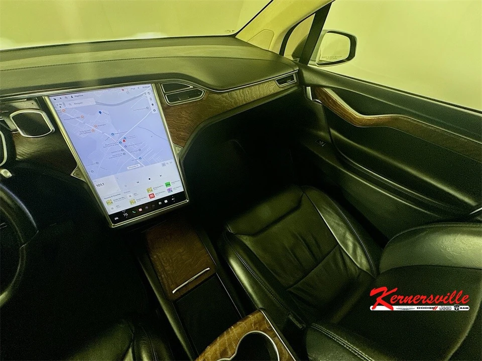 2017 Tesla Model X - Image 11 of 21