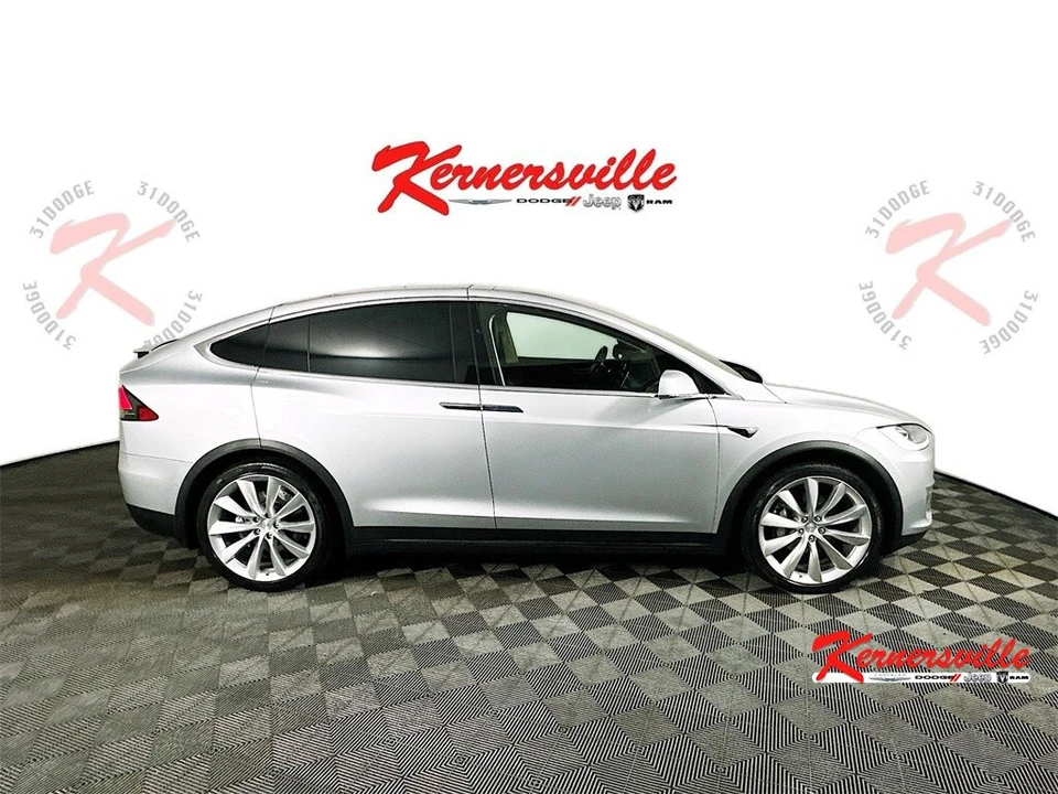 2017 Tesla Model X - Image 8 of 21