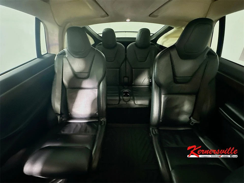 2017 Tesla Model X - Image 13 of 21