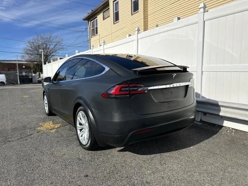 2017 Tesla Model X - Image 5 of 12