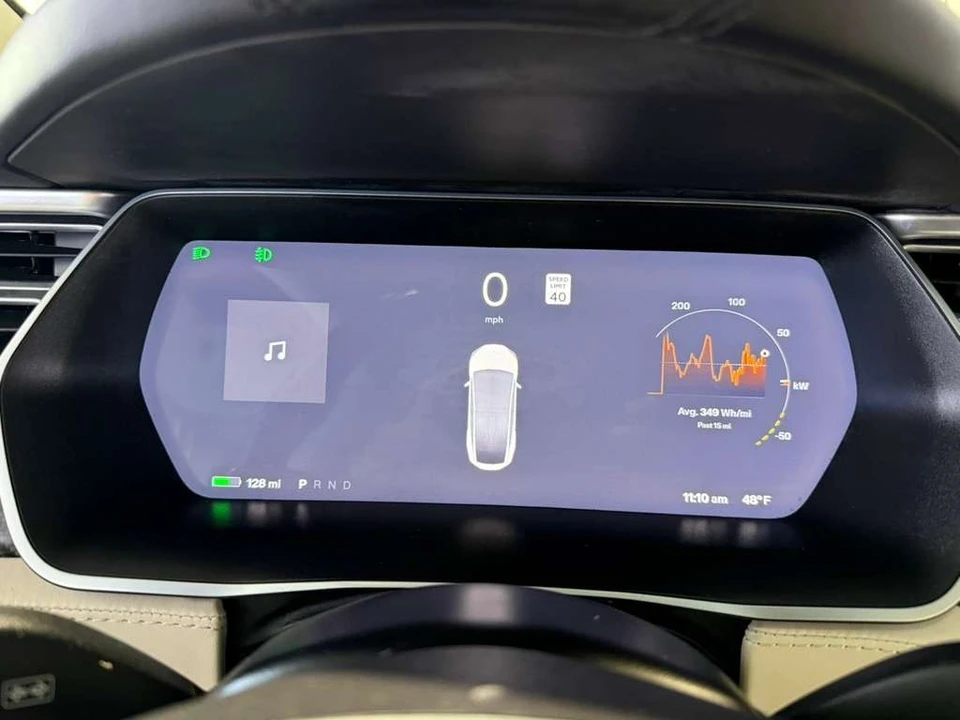 2017 Tesla Model X - Image 15 of 21