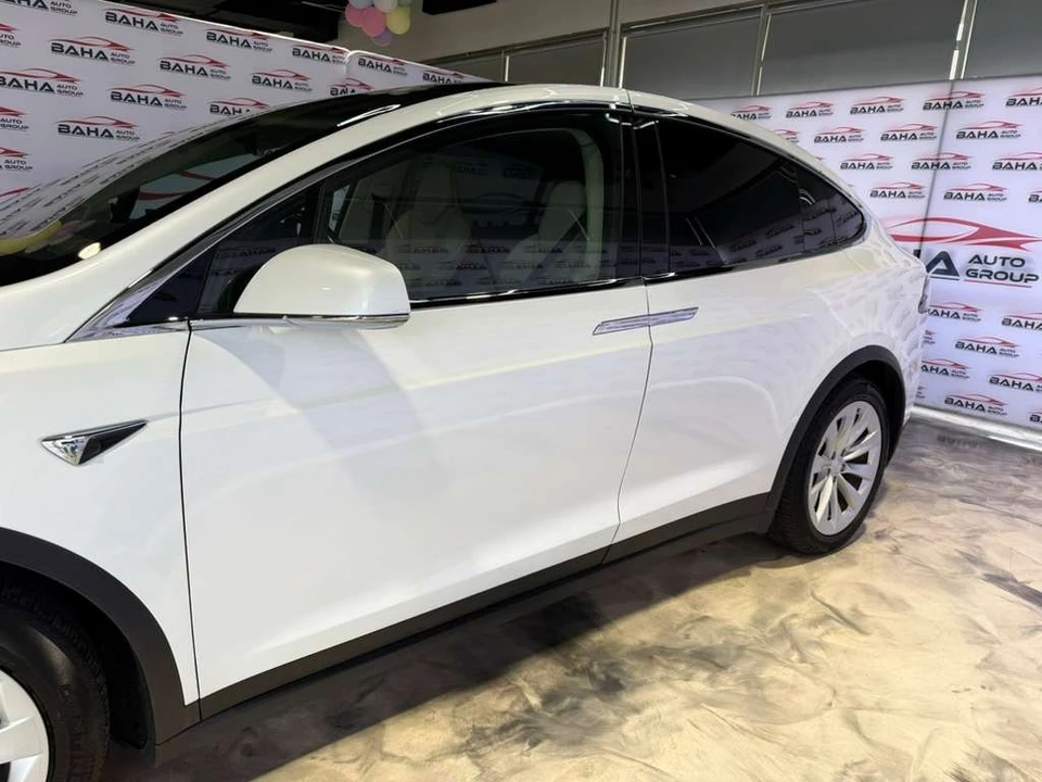 2017 Tesla Model X - Image 6 of 21