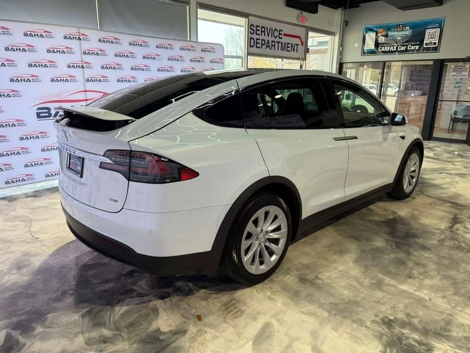 2017 Tesla Model X - Image 8 of 21