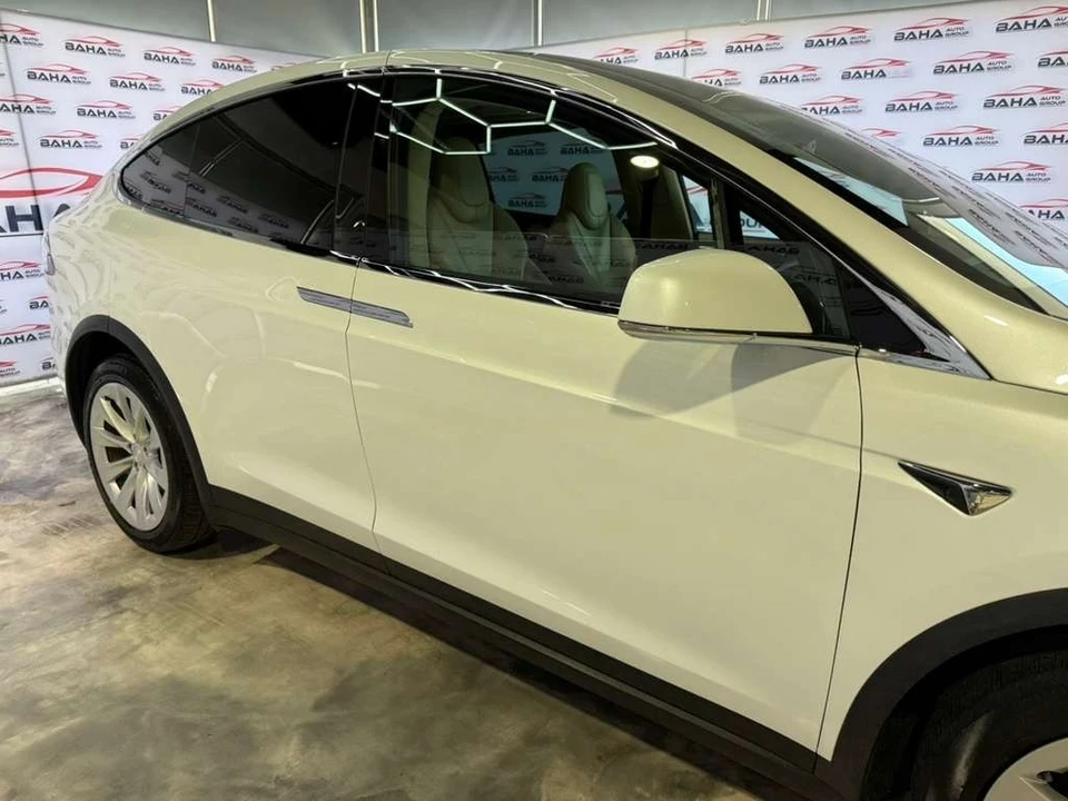2017 Tesla Model X - Image 7 of 21