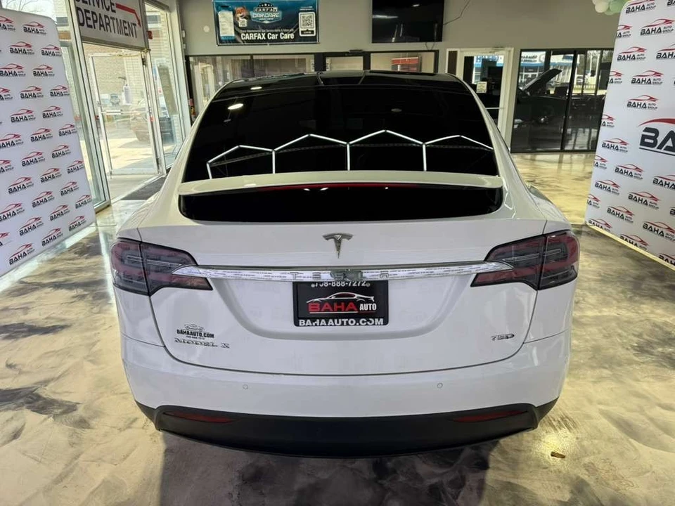 2017 Tesla Model X - Image 10 of 21