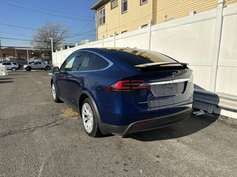 2017 Tesla Model X - Image 5 of 12