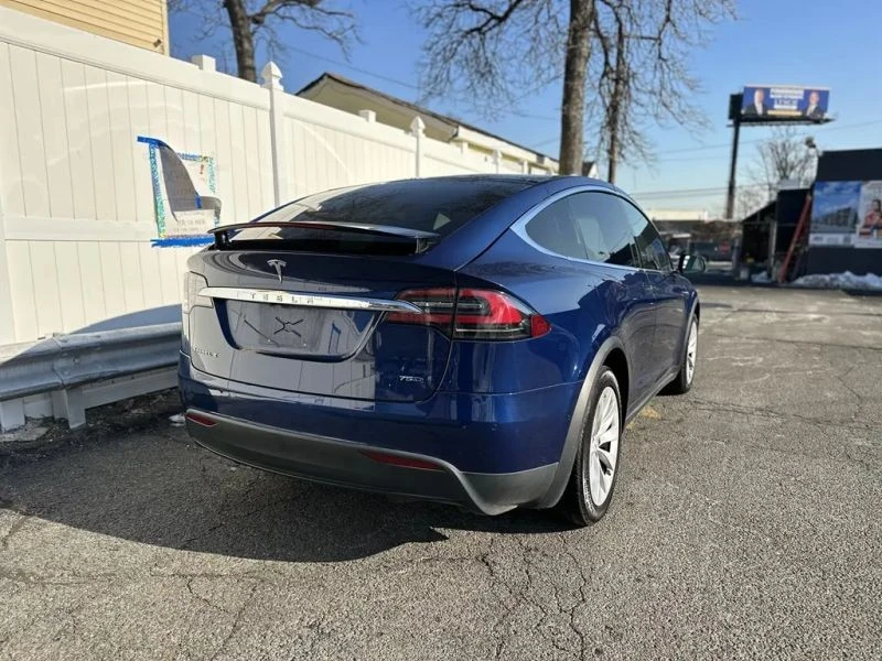 2017 Tesla Model X - Image 7 of 12