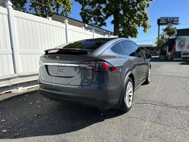2017 Tesla Model X - Image 7 of 12