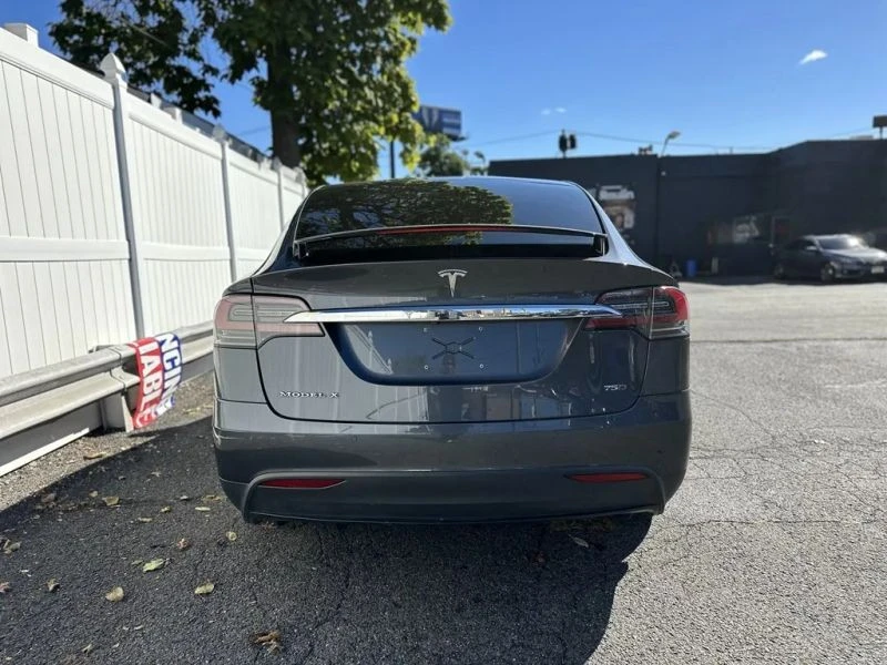 2017 Tesla Model X - Image 6 of 12