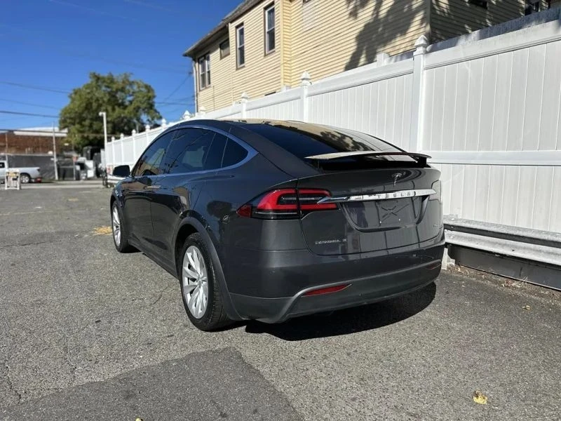 2017 Tesla Model X - Image 5 of 12