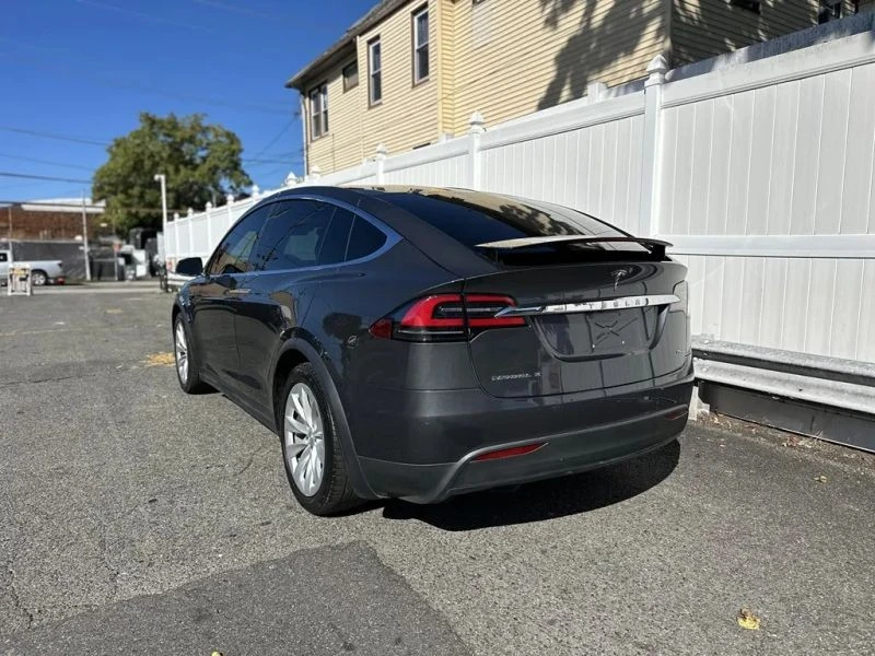 2017 Tesla Model X - Image 5 of 12