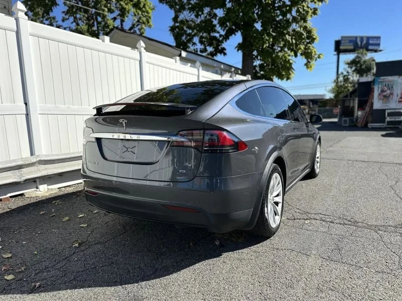 2017 Tesla Model X - Image 7 of 12