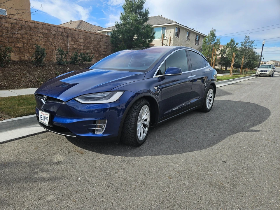 2017 Tesla Model X - Image 11 of 31