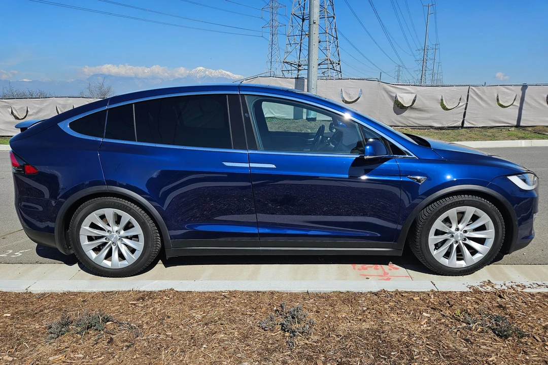 2017 Tesla Model X - Image 3 of 31