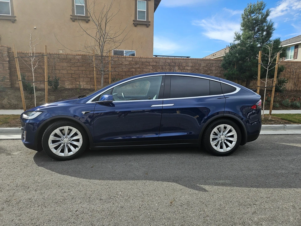 2017 Tesla Model X - Image 12 of 31