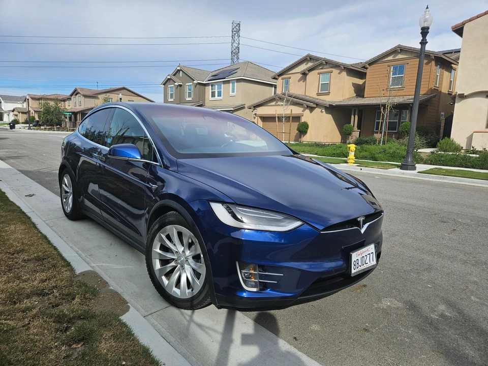 2017 Tesla Model X - Image 26 of 31