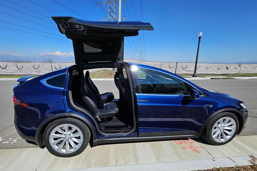 2017 Tesla Model X - Image 22 of 31