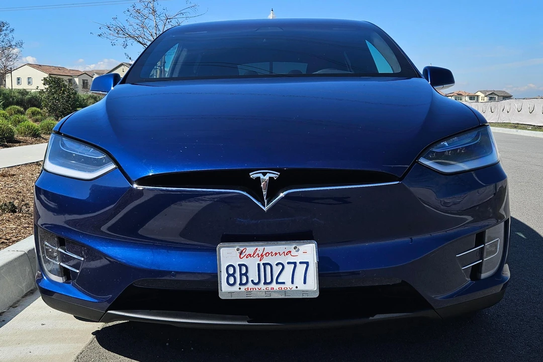 2017 Tesla Model X - Image 2 of 31