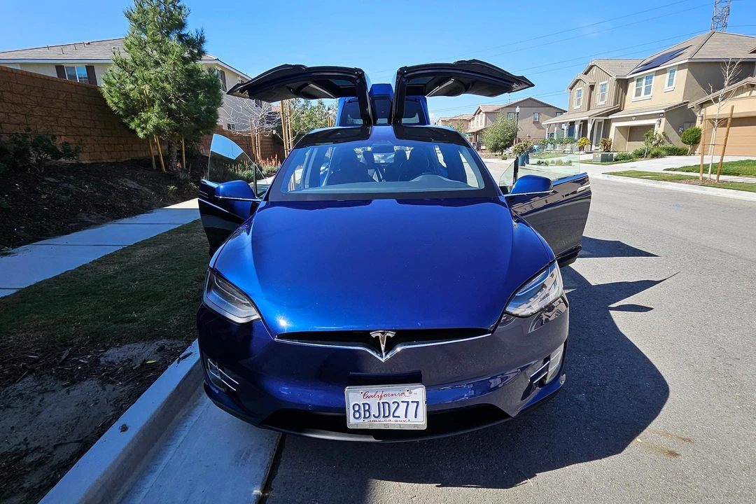 2017 Tesla Model X - Image 9 of 31