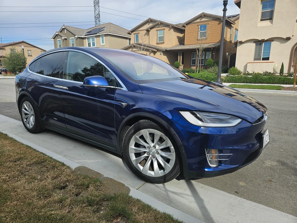 2017 Tesla Model X - Image 24 of 31