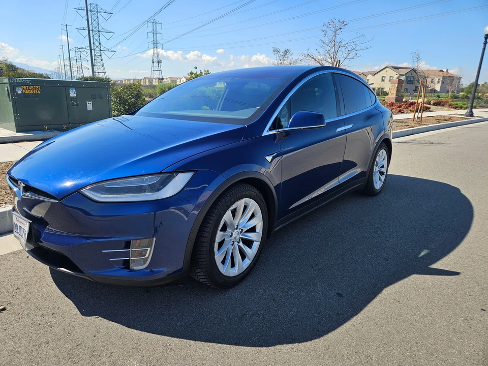 2017 Tesla Model X - Image 10 of 31