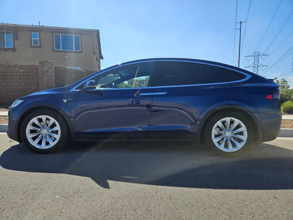 2017 Tesla Model X - Image 13 of 31