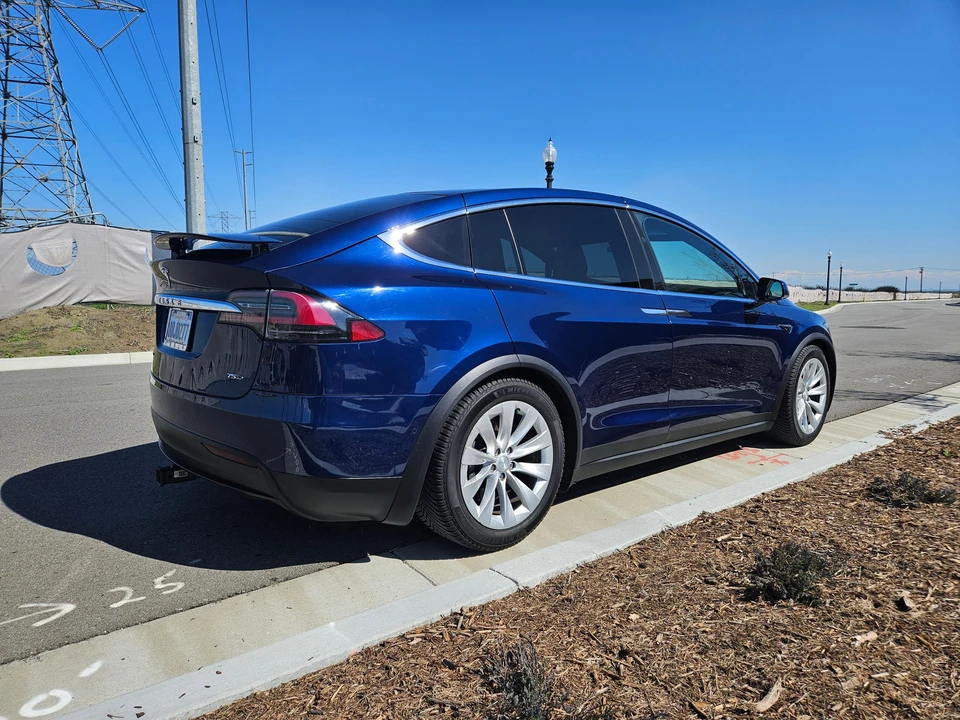 2017 Tesla Model X - Image 19 of 31
