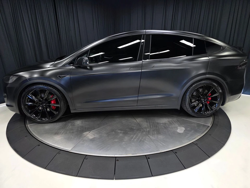 2017 Tesla Model X - Image 9 of 21