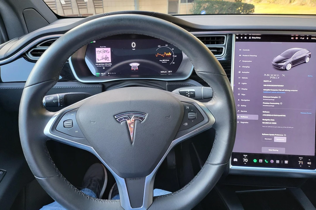 2017 Tesla Model X - Image 25 of 31