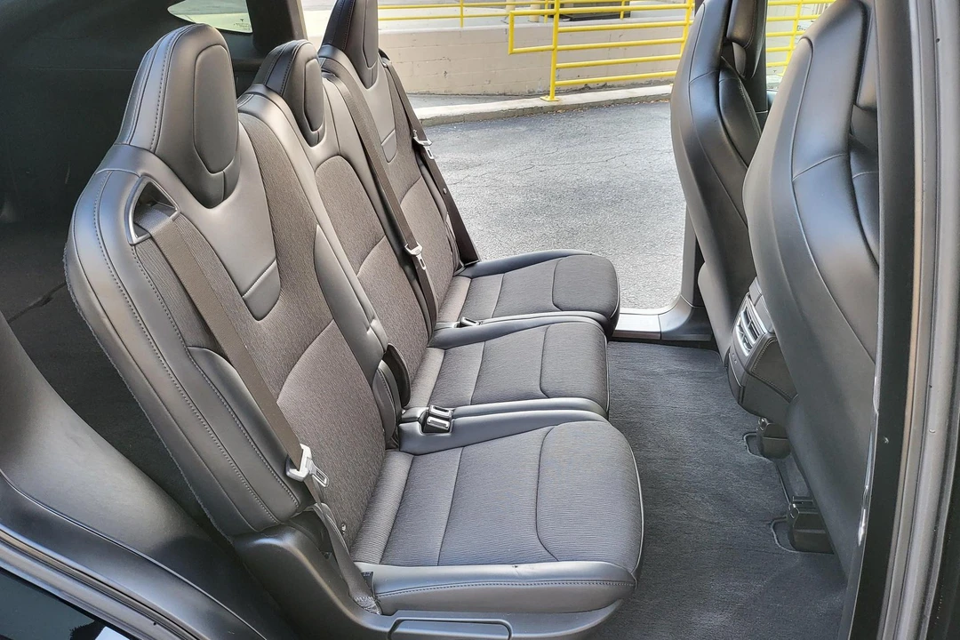 2017 Tesla Model X - Image 27 of 31