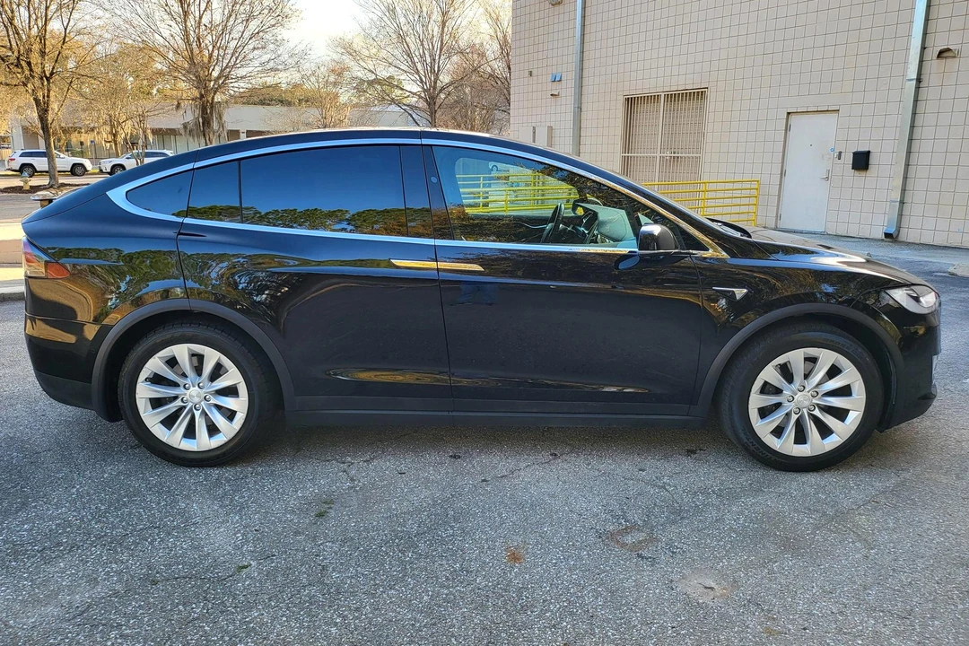 2017 Tesla Model X - Image 3 of 31