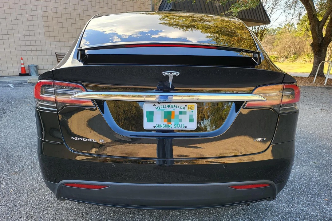 2017 Tesla Model X - Image 5 of 31