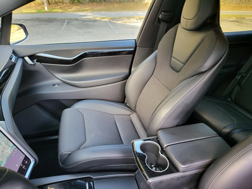 2017 Tesla Model X - Image 30 of 31