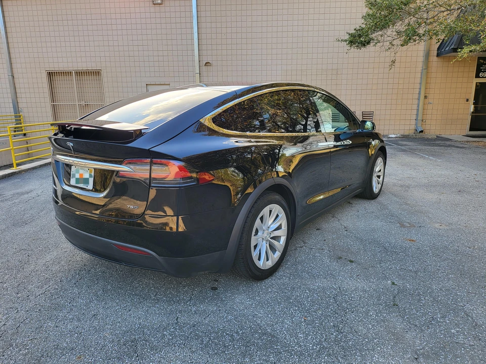 2017 Tesla Model X - Image 14 of 31