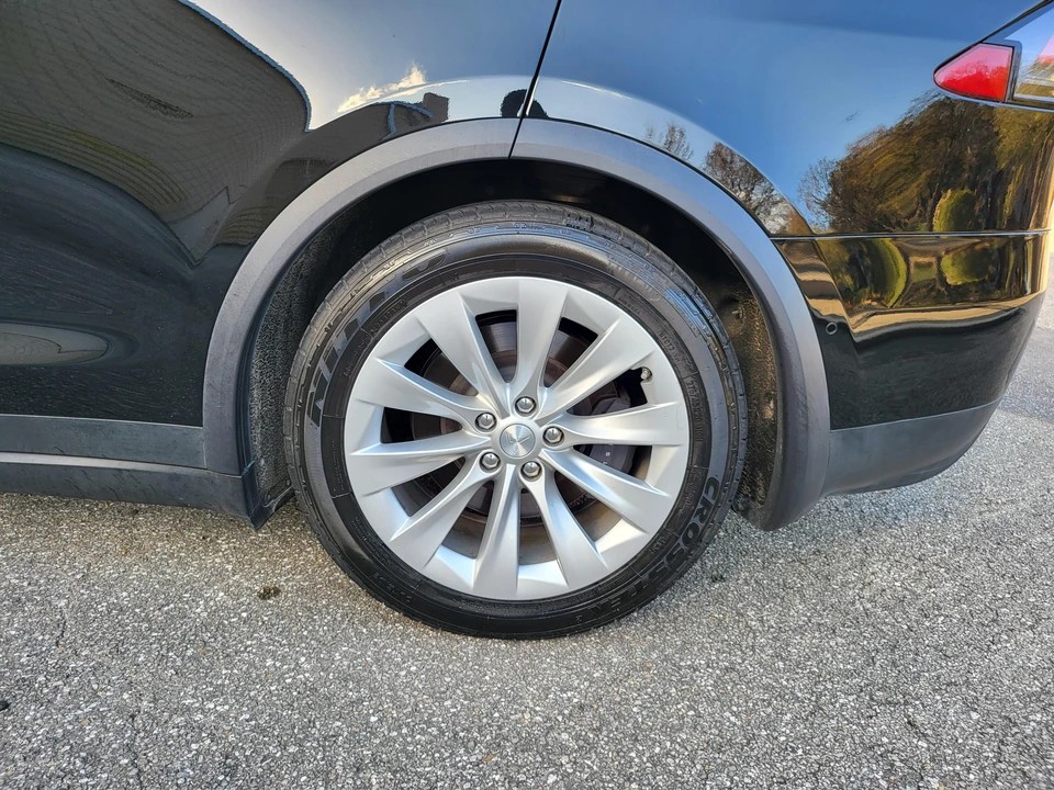 2017 Tesla Model X - Image 22 of 31