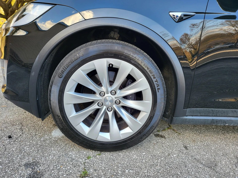 2017 Tesla Model X - Image 21 of 31