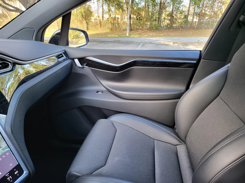 2017 Tesla Model X - Image 31 of 31