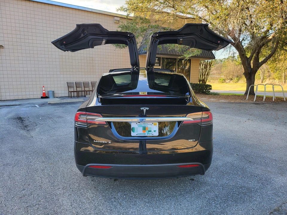 2017 Tesla Model X - Image 12 of 31