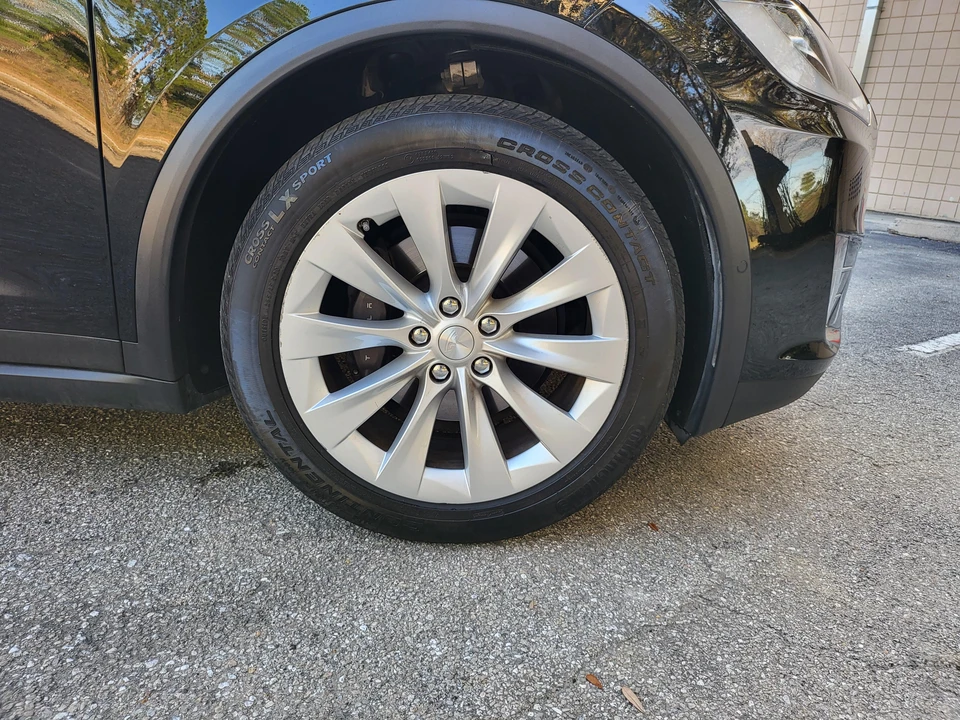 2017 Tesla Model X - Image 24 of 31