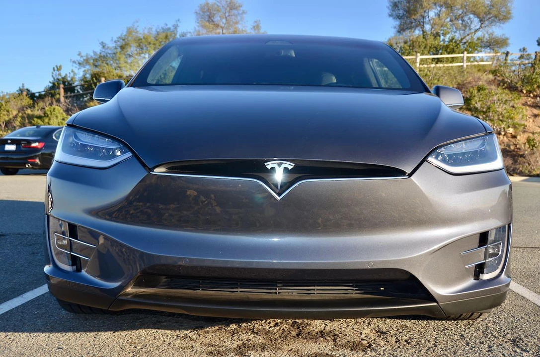 2017 Tesla Model X - Image 6 of 31
