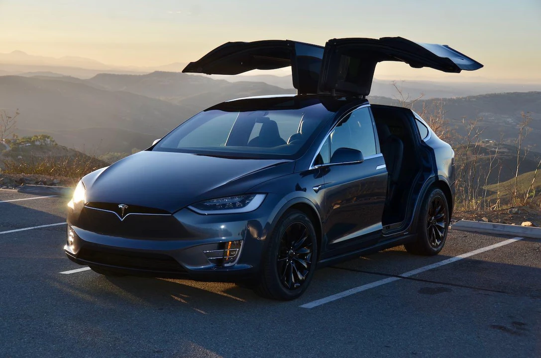 2017 Tesla Model X - Image 25 of 31