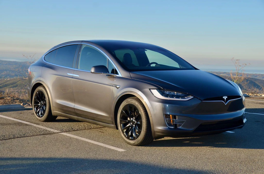2017 Tesla Model X - Image 21 of 31