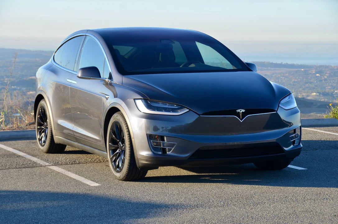 2017 Tesla Model X - Image 22 of 31