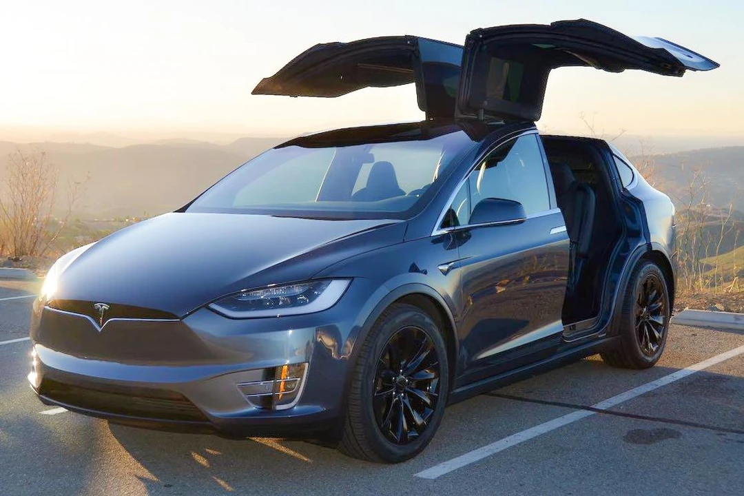 2017 Tesla Model X - Image 3 of 31