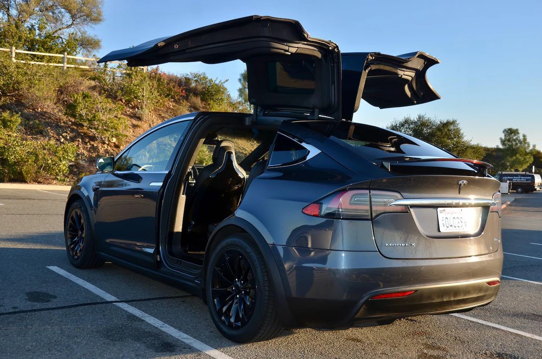 2017 Tesla Model X - Image 30 of 31