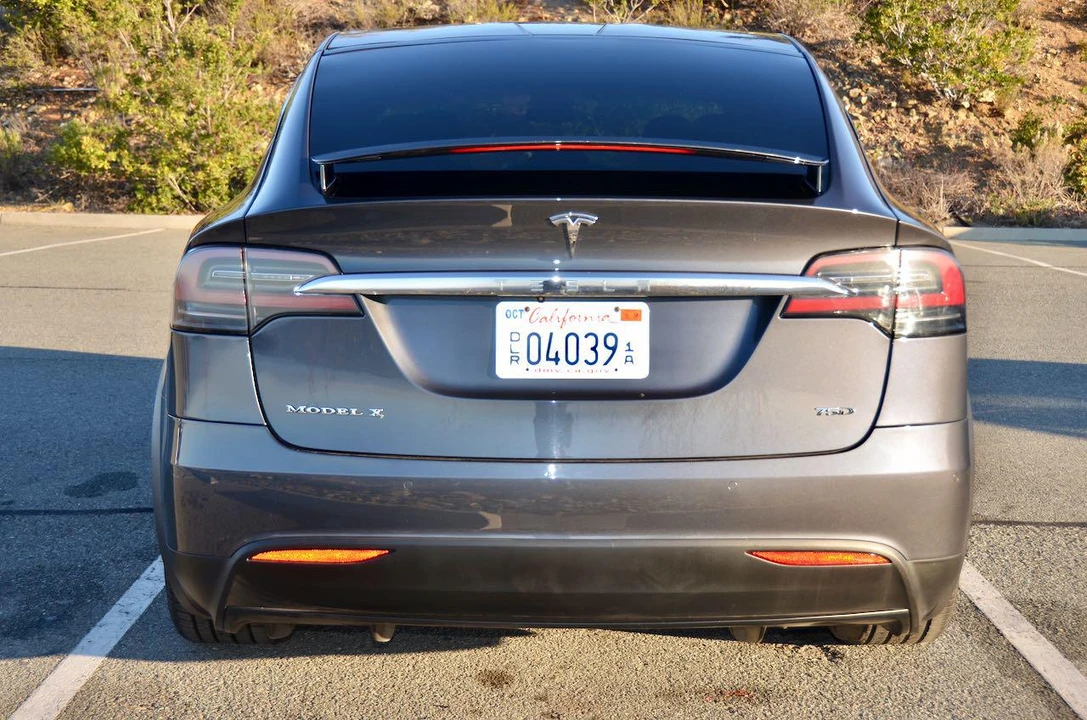2017 Tesla Model X - Image 16 of 31