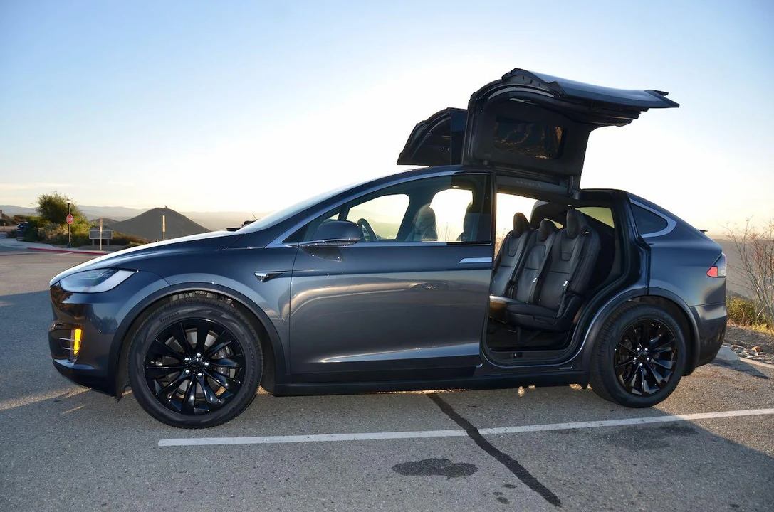 2017 Tesla Model X - Image 27 of 31