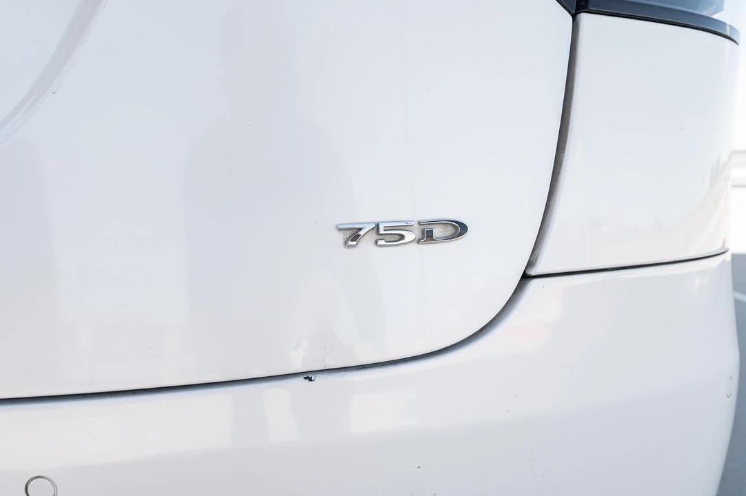 2017 Tesla Model X - Image 12 of 31